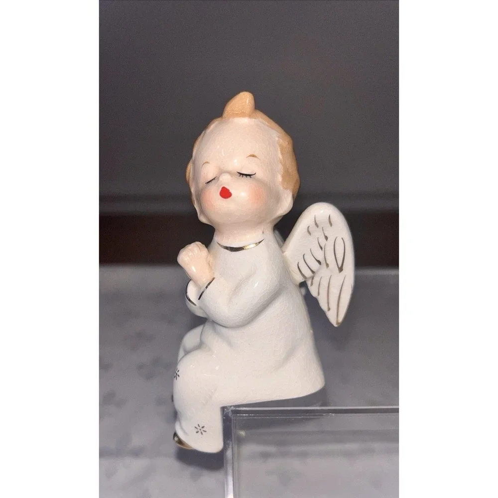 Vtg 1950s Kissing Angels Ceramic Figurine Japan  Boy & Girl Shelve Sitters